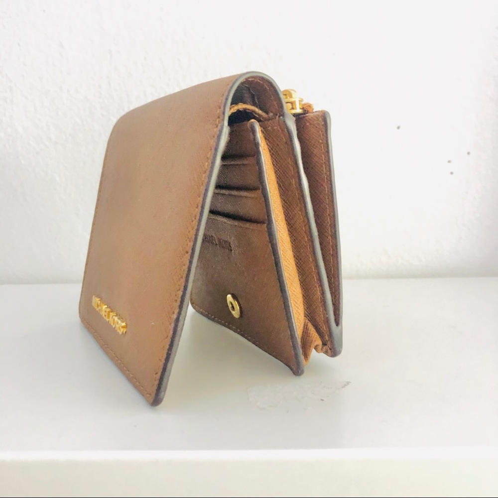 [Michael Kors] Jet Set Travel Brown Carryall Card.